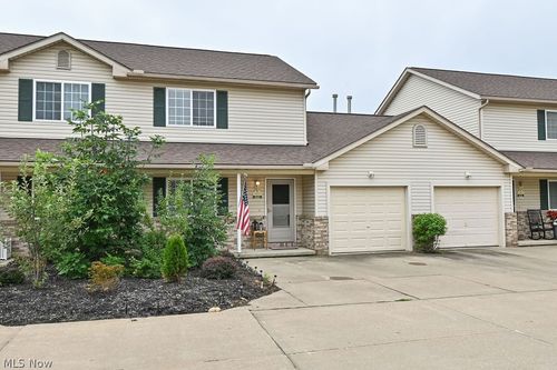 820 Doty Dr, Wadsworth, OH, 44281-1684 | Card Image