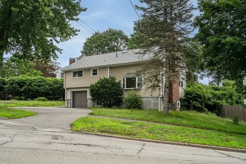 31 Park Cir, Arlington, MA, 02476-7416 | Card Image