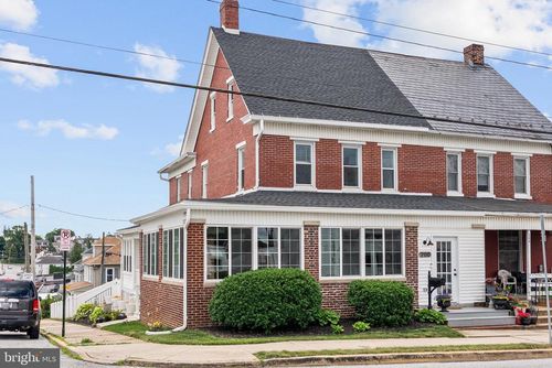 200 W High St, RED LION, PA, 17356-1528 | Card Image