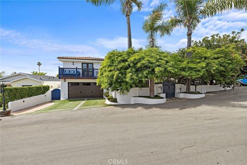 490 Agate St, Laguna Beach, CA, 92651-3324 | Card Image