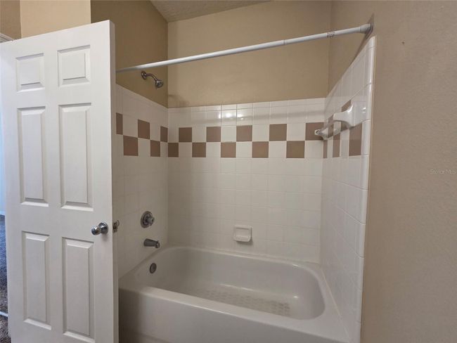 APT-202 - 1185 9 Th Rd, Condo with 2 bedrooms, 2 bathrooms and null parking in GAINESVILLE FL | Image 14