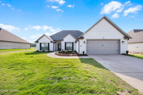 99 Garrison Dr, Jackson, TN, 38305-3173 | Card Image