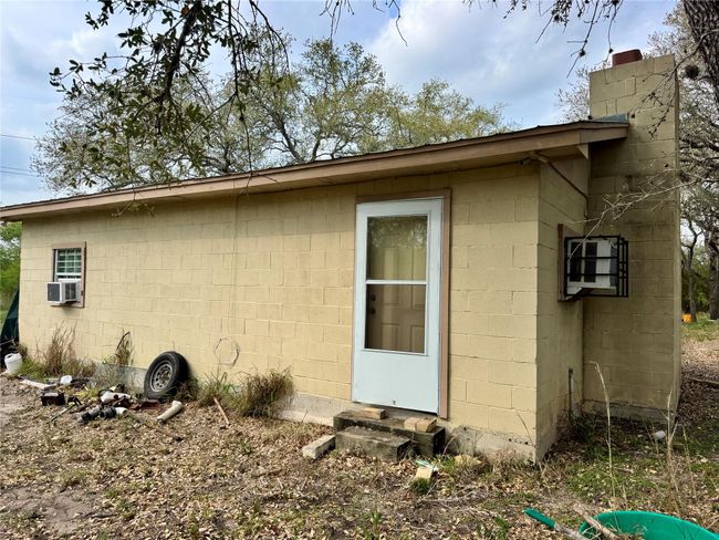 4025 Oil Field Rd, Home with 1 bedrooms, 1 bathrooms and null parking in Goliad TX | Image 18