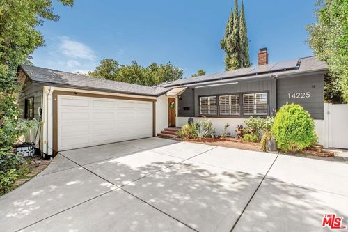 14225 Enadia Way, Van Nuys, CA, 91405-3323 | Card Image