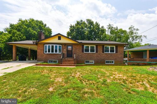 6703 Groveton Dr, CLINTON, MD, 20735-4040 | Card Image