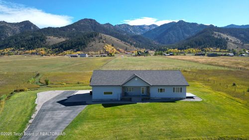 872 Saddle Dr, Etna, WY, 83118 | Card Image