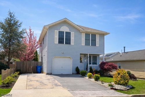 6 Ives Ct, Monroe Twp, NJ, 08831-1626 | Card Image