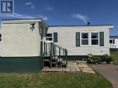 10 First St, House with 3 bedrooms, 1 bathrooms and null parking in Kensington PE | Card Image