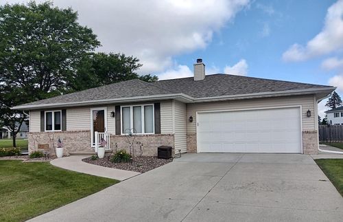 5 Prestige Circle, Fond Du Lac, WI, 54935 | Card Image