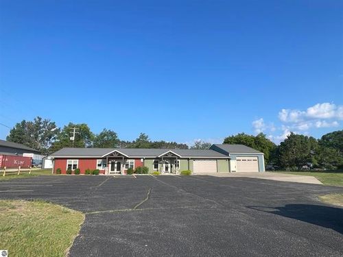 1655 Plett Rd, Cadillac, MI, 49601-1028 | Card Image