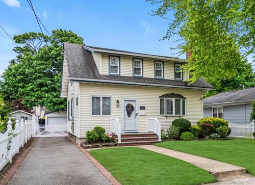 54 Rolling St, Lynbrook, NY, 11563-1851 | Card Image