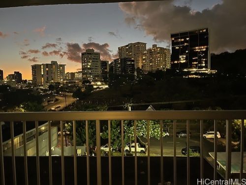 807-1114 Wilder Avenue, Honolulu, HI, 96822 | Card Image