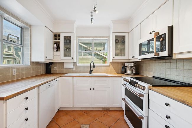 2 - 3347 Dewdney Trunk Rd, Townhouse with 4 bedrooms, 3 bathrooms and 2 parking in Port Moody BC | Image 12