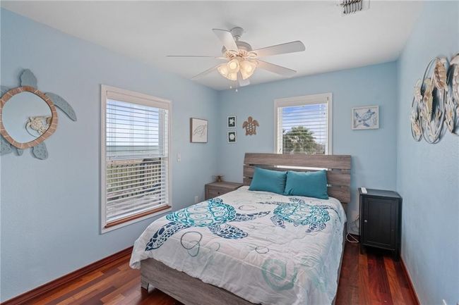 207 S 2 Nd St, House other with 4 bedrooms, 3 bathrooms and 6 parking in Rockport TX | Image 24