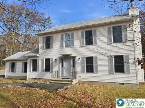 2312 Cramer Ct, Bushkill, PA, 18324-7900 | Card Image