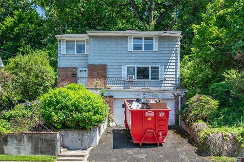 74 Jervis Rd, Yonkers, NY, 10705-2614 | Card Image