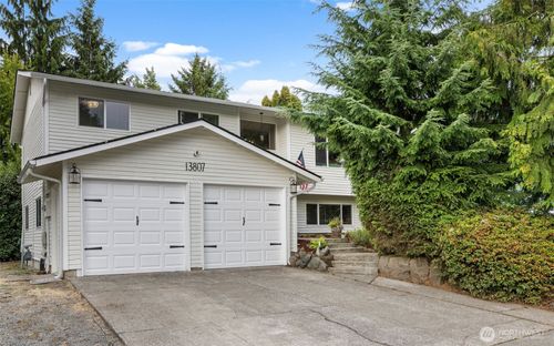 13807 Silver Firs Dr, Everett, WA, 98208-9441 | Card Image