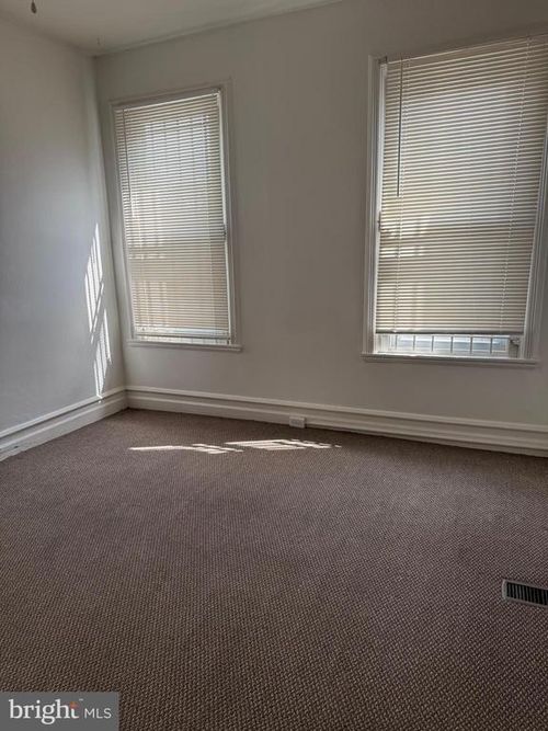 940 W Susquehanna Ave, PHILADELPHIA, PA, 19122-1331 | Card Image