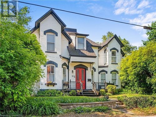 19 Canada St, Hamilton, ON, L8P1N8 | Card Image