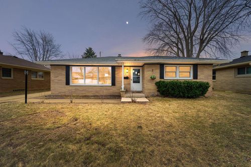 821 Saxony Drive, RACINE, WI, 53402 | Card Image