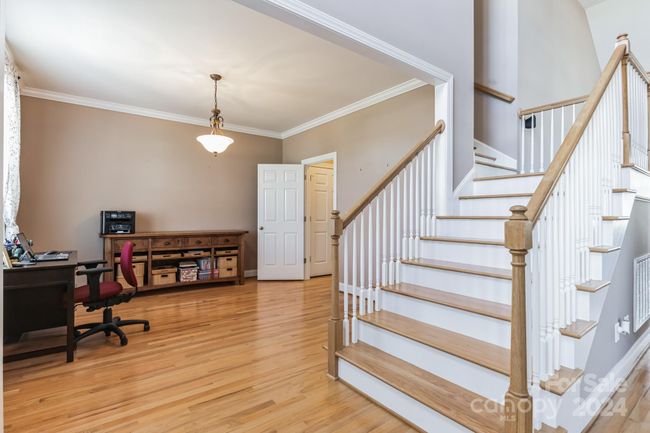Foyer into Dining Room | Image 9