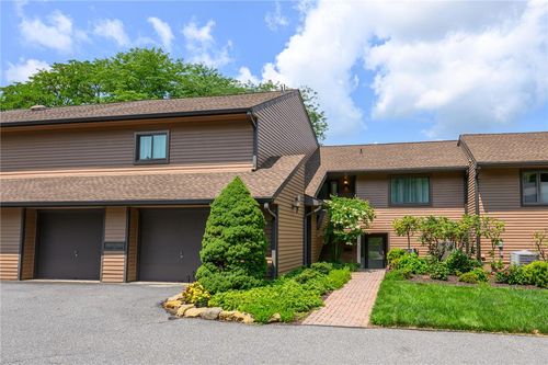 103 Brynwood Dr, Palmer Twp, PA, 18045-2205 | Card Image