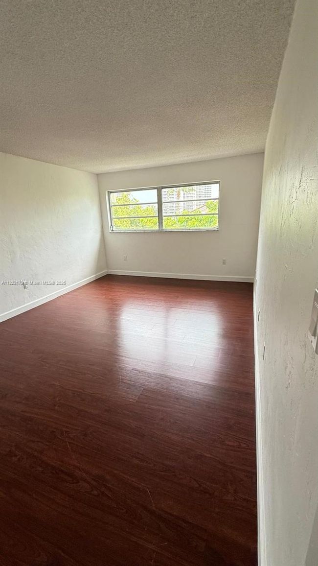 APT-412 - 3860 Ne 170 Th St, Condo with 2 bedrooms, 2 bathrooms and null parking in North Miami Beach FL | Image 12