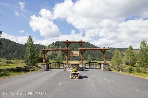 293 Salt River Ranch Ln, Thayne, WY, 83127 | Card Image