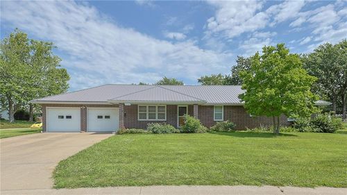 714 Pierson St, Excelsior Springs, MO, 64024-1221 | Card Image