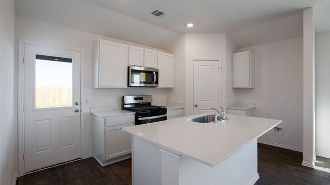 177 Celosia Loop, House other with 3 bedrooms, 2 bathrooms and 1 parking in Uhland TX | Image 9