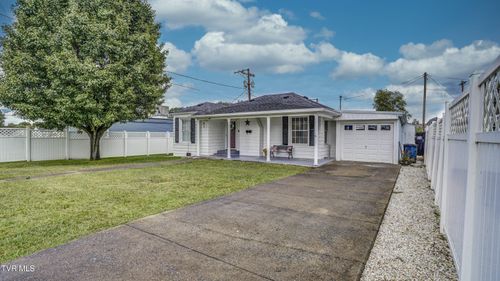 1717 Oakwood Dr, Kingsport, TN, 37664-3114 | Card Image