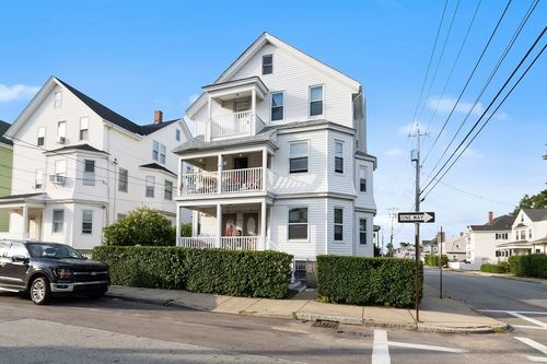 82 Summerfield St, Fall River, MA, 02720-5431 | Card Image