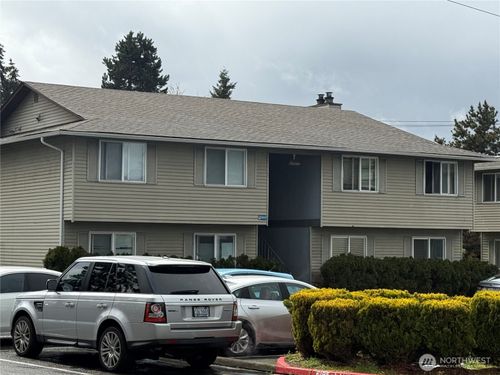 j-3020 S 216th St, SeaTac, WA, 98198-6055 | Card Image