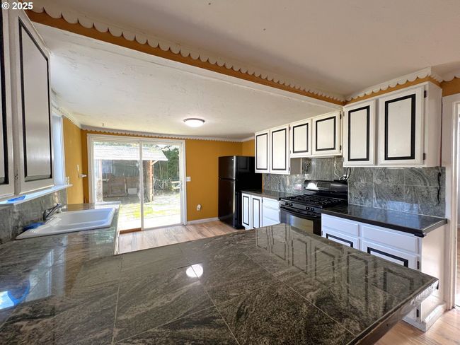 Kitchen | Image 21