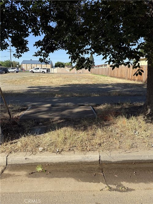170 E 13th St, Merced, CA, 95341 | Card Image