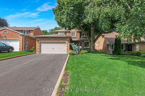 308 John Bowser Cres, Newmarket, ON, L3Y7P2 | Card Image