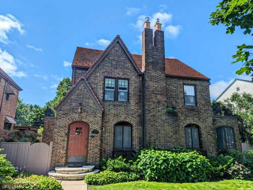 1720 Hillcrest Ave, Saint Paul, MN, 55116-2151 | Card Image