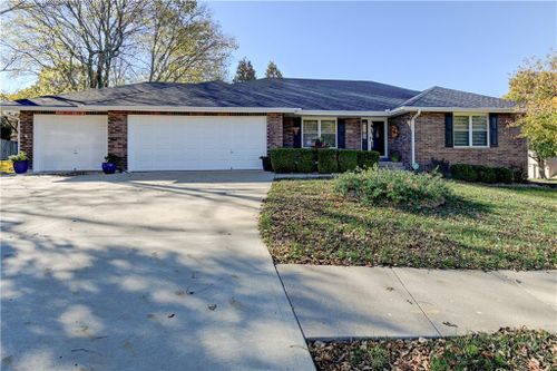 809 Ne Ridge Creek Drive, Blue Springs, MO, 64014 | Card Image