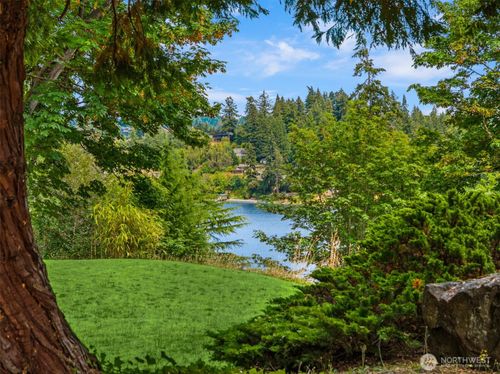 3731 Nw Phinney Bay Dr, Bremerton, WA, 98312-2527 | Card Image