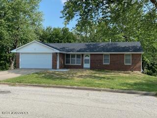 Rainbow Cir, Jefferson City, MO 65109