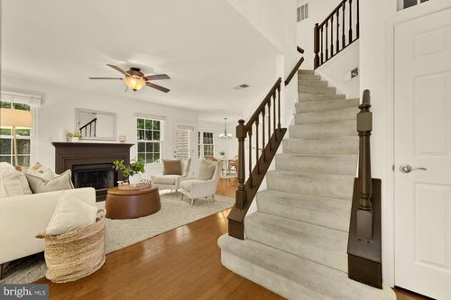 10201 Faire Commons Ct, BURKE, VA, 22015-2858 | Card Image