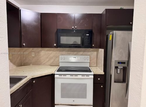 apt-104-770 Ne 128th St, North Miami, FL, 33161-4841 | Card Image