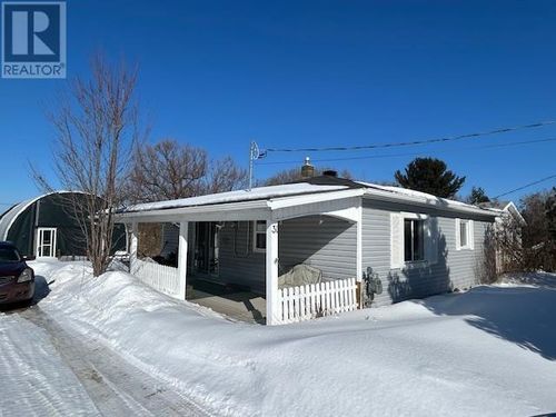 31 Huron Ave, Blind River, ON, P0R1B0 | Card Image