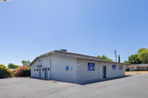 4015 Railroad Ave, Pittsburg, CA, 94565-6531 | Card Image