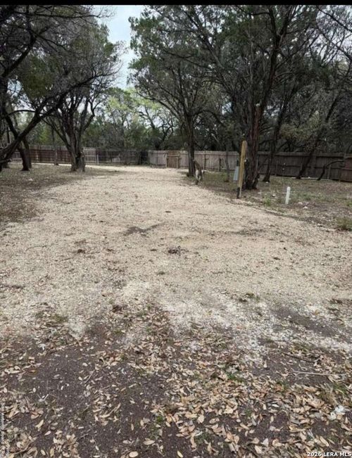 888 Scenic Dr, Bandera, TX, 78003-4870 | Card Image