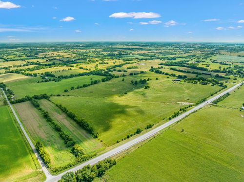 7053 Perryville Rd, Danville, KY, 40422-9711 | Card Image