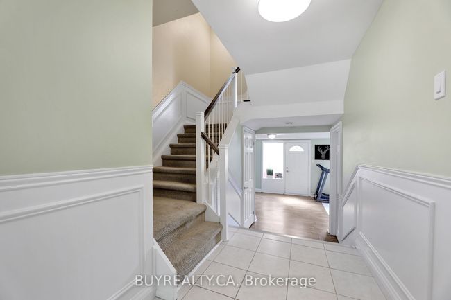 72B - 104 Poplar Cres, House attached with 4 bedrooms, 2 bathrooms and 2 parking in Aurora ON | Image 10