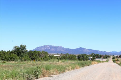 2 Range Rd, Edgewood, NM, 87015-9028 | Card Image