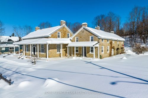 492 River Rd, Almonte, ON, K0A1A0 | Card Image