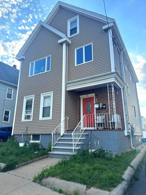 98 Walnut St, Everett, MA, 02149-2327 | Card Image
